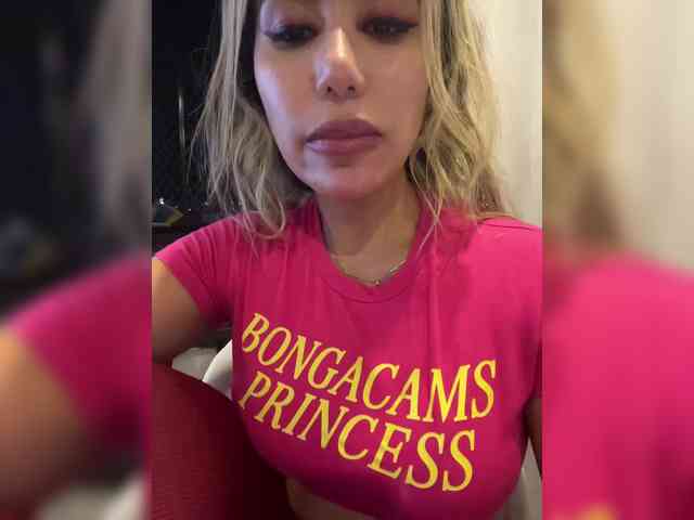 EmilyLeah Live Webcam on BongaCams