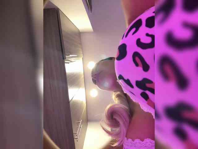 EmilyLeah webcam