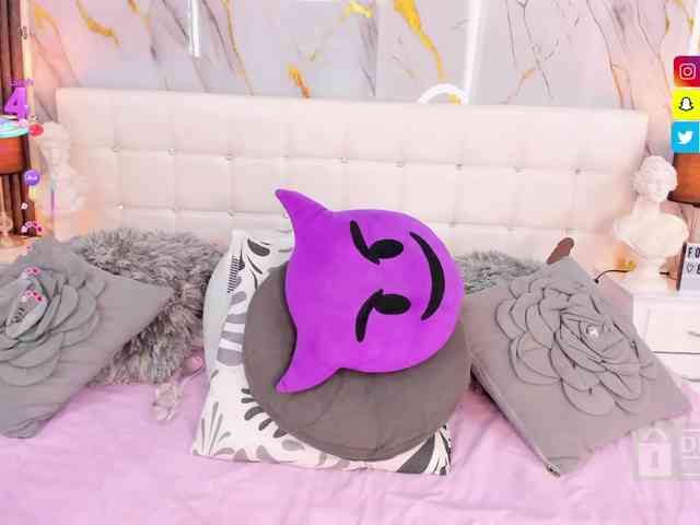 EmilyLeah webcam