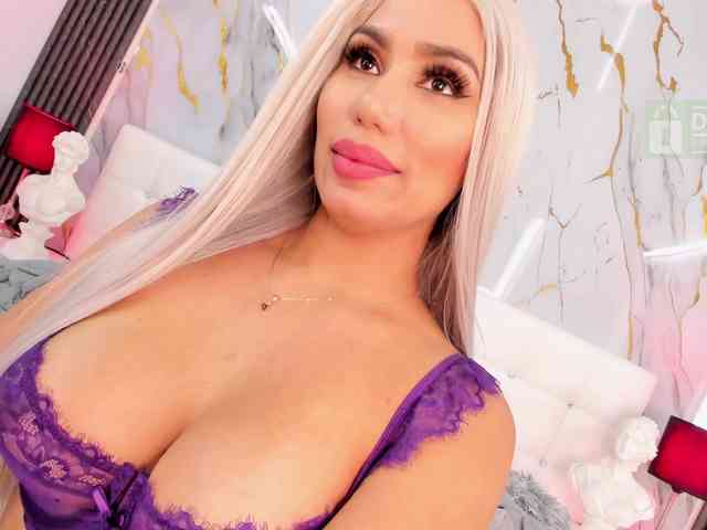 EmilyLeah webcam