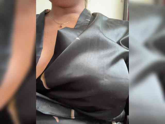 EmilyLeah webcam