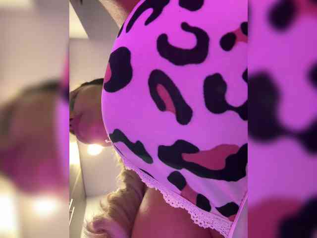 EmilyLeah webcam
