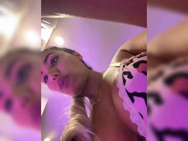 EmilyLeah webcam