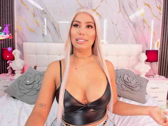 EmilyLeah webcam