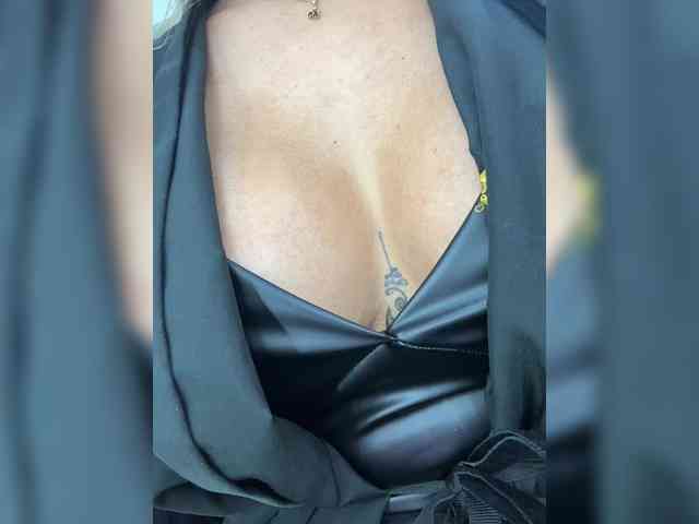 EmilyLeah webcam