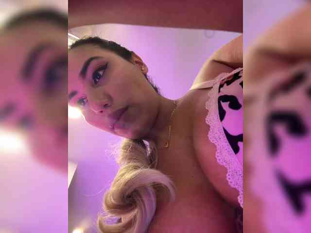 EmilyLeah webcam