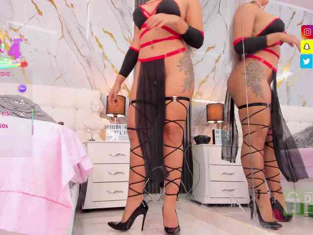 EmilyLeah webcam