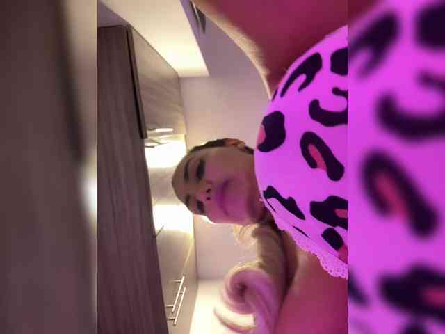 EmilyLeah webcam