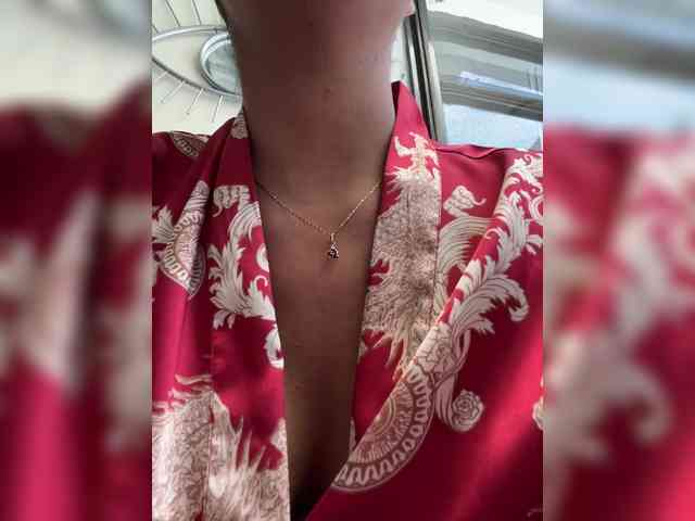 EmilyLeah webcam