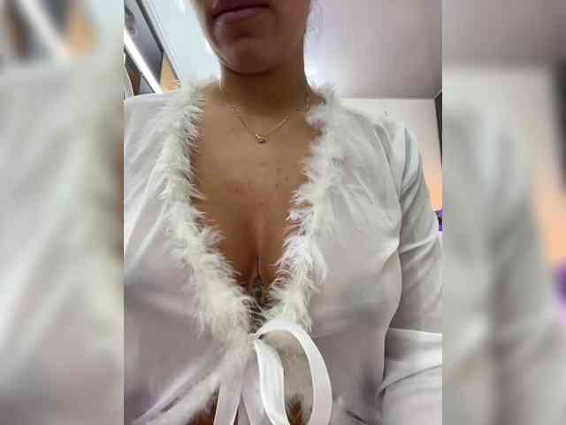 EmilyLeah webcam