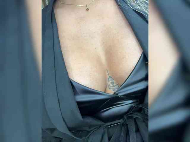 EmilyLeah webcam