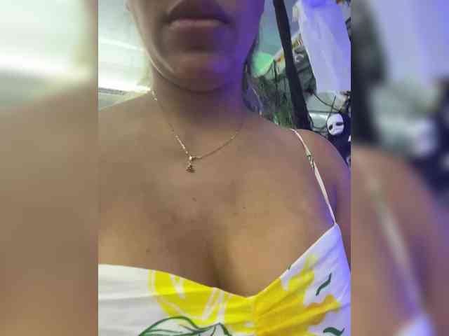 EmilyLeah webcam