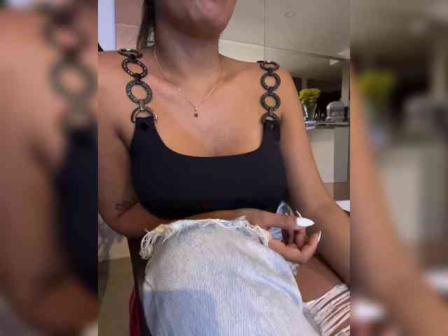 EmilyLeah webcam