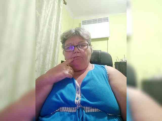 AlenushkaGold webcam