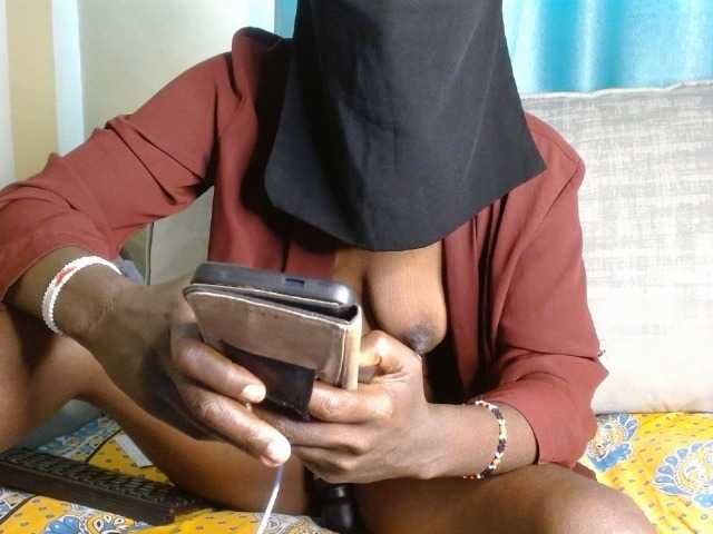 Taurus-Queen's BongaCams show and profile