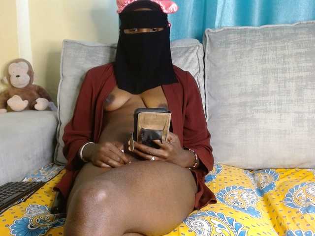 Taurus-Queen's BongaCams show and profile