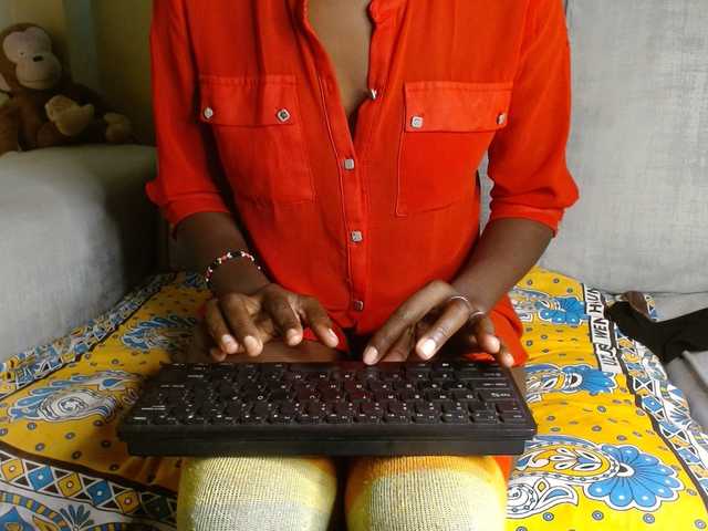 Taurus-Queen's BongaCams show and profile