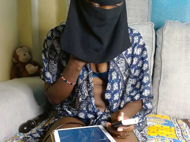 Taurus-Queen's BongaCams show and profile