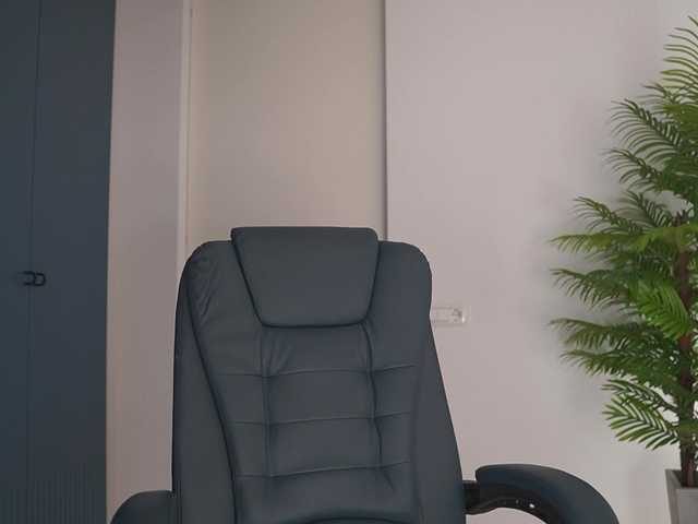 Yvonna's BongaCams show and profile