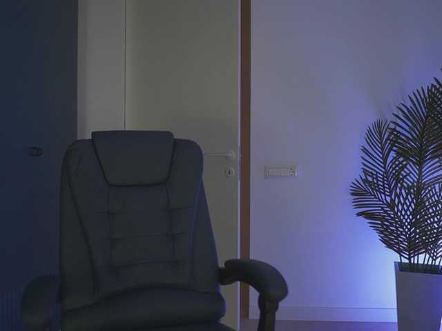 Yvonna's BongaCams show and profile