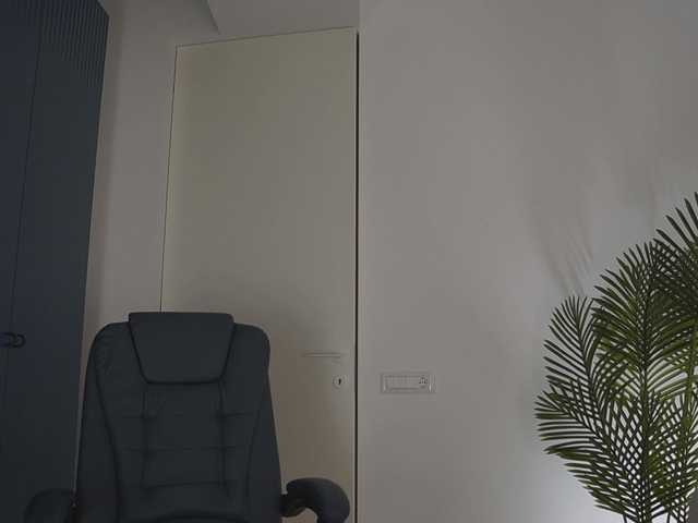 Yvonna's BongaCams show and profile