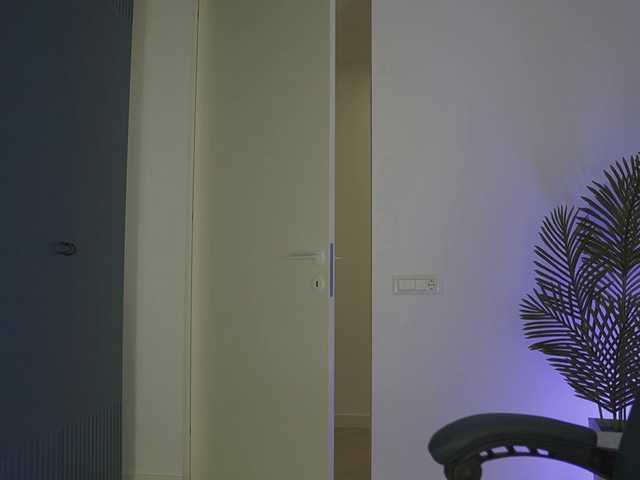 Yvonna's BongaCams show and profile