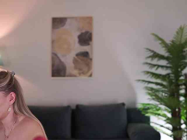 Yvonna Live Webcam on BongaCams