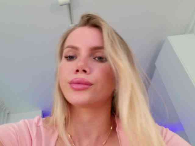 Yvonna webcam