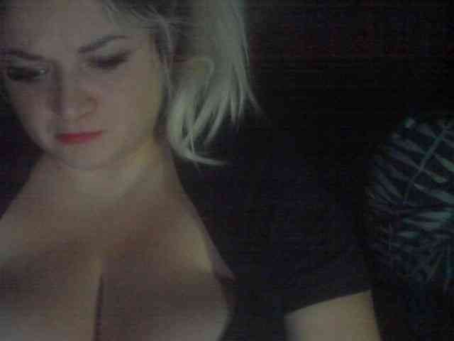 KrystaAhlMagic webcam