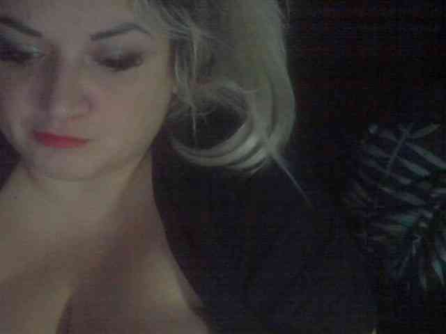 KrystaAhlMagic webcam