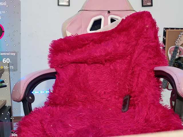 RoxaneEvans's BongaCams show and profile