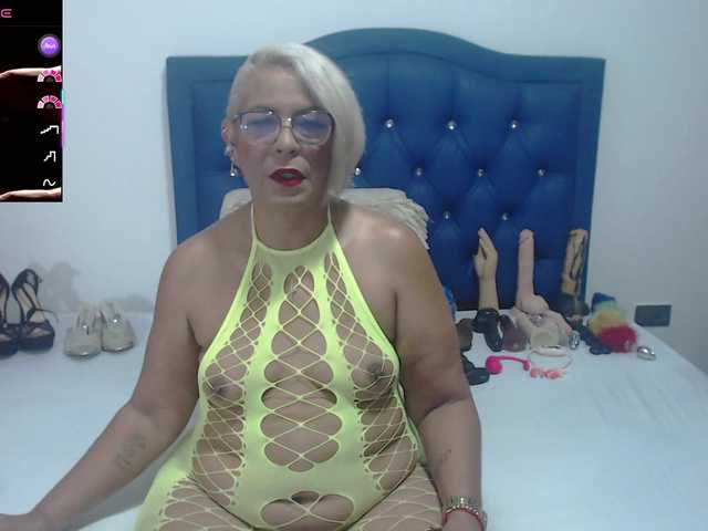 Lili-hung1's BongaCams show and profile