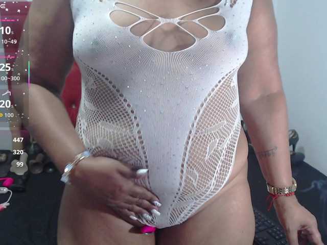 Lili-hung1's BongaCams show and profile