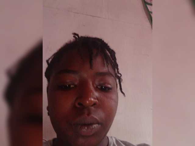 sexy-buttress Live Cam on BongaCams