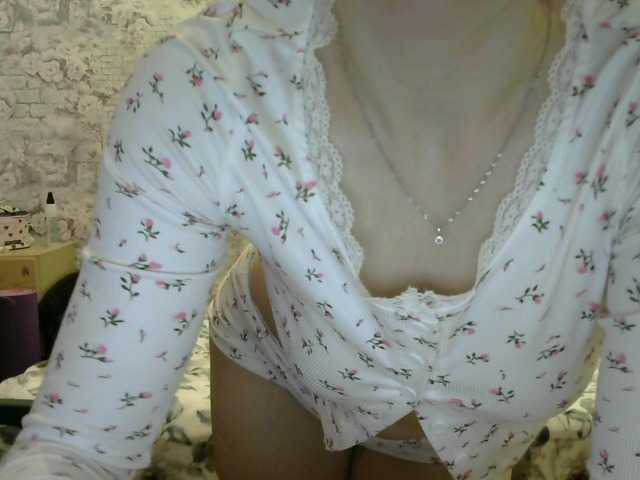 Affectionate-Fairy's BongaCams show and profile