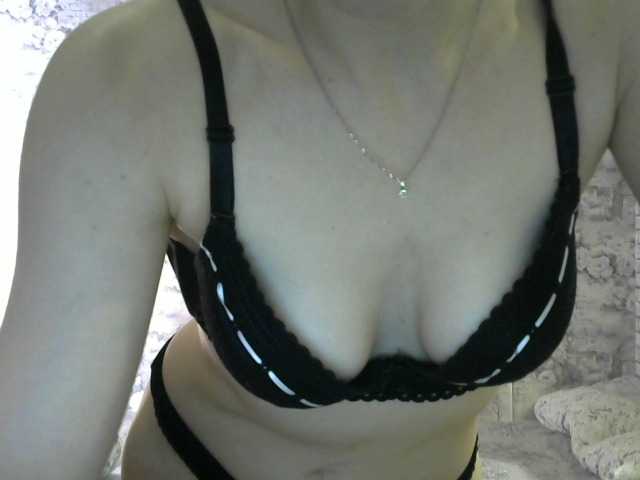 Affectionate-Fairy's BongaCams show and profile