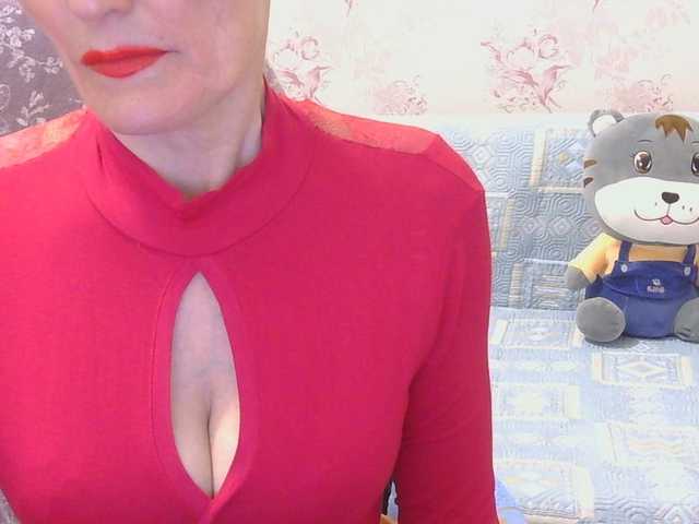 Red-Rose-777's BongaCams show and profile