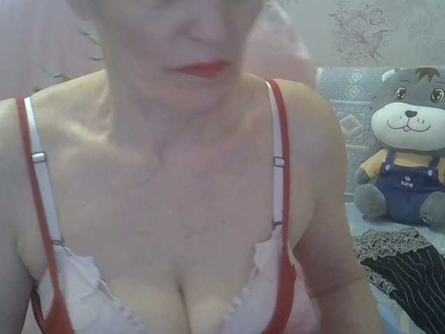 Red-Rose-777's BongaCams show and profile