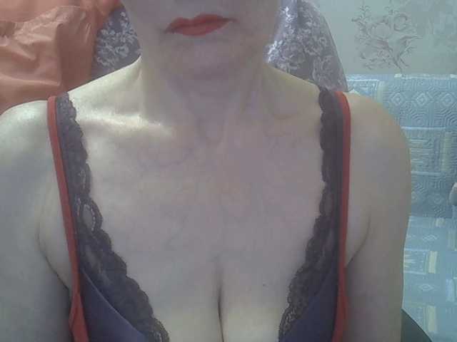 Red-Rose-777's BongaCams show and profile