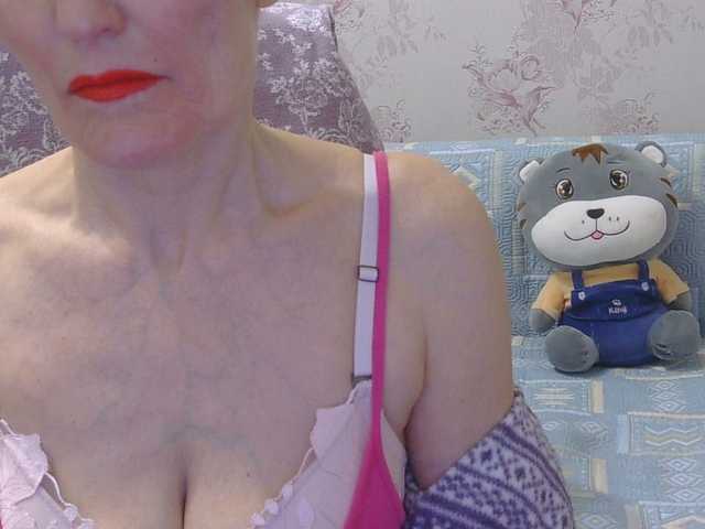 Red-Rose-777's BongaCams show and profile