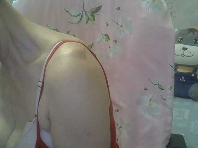 Red-Rose-777's BongaCams show and profile