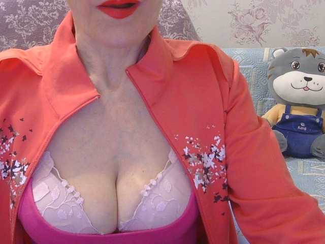 Red-Rose-777's BongaCams show and profile