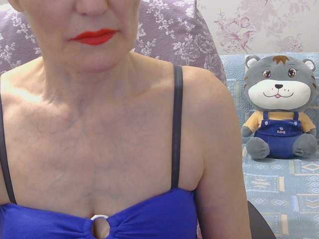 Red-Rose-777's BongaCams show and profile