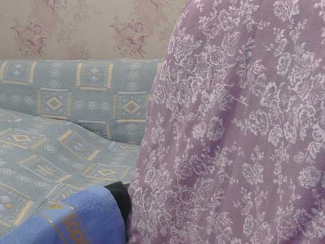 Red-Rose-777's BongaCams show and profile