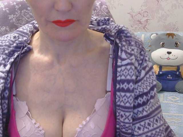 Red-Rose-777's BongaCams show and profile