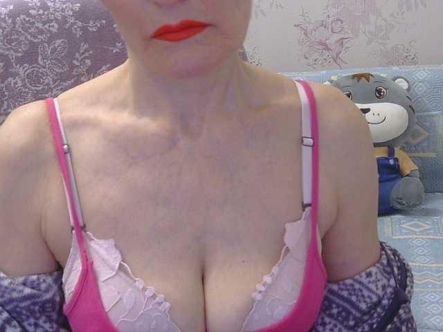 Red-Rose-777's BongaCams show and profile