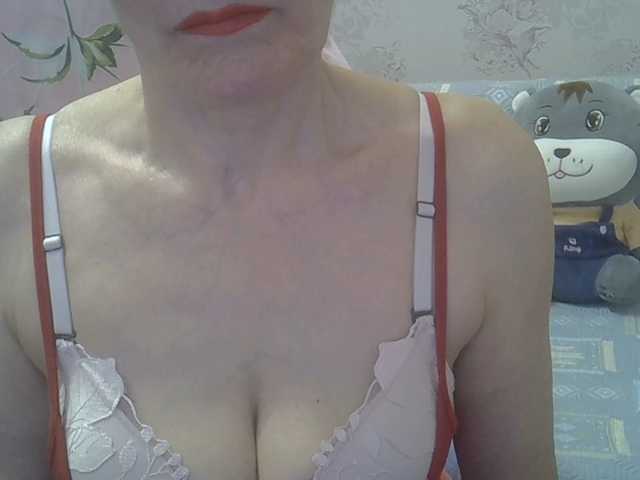 Red-Rose-777's BongaCams show and profile