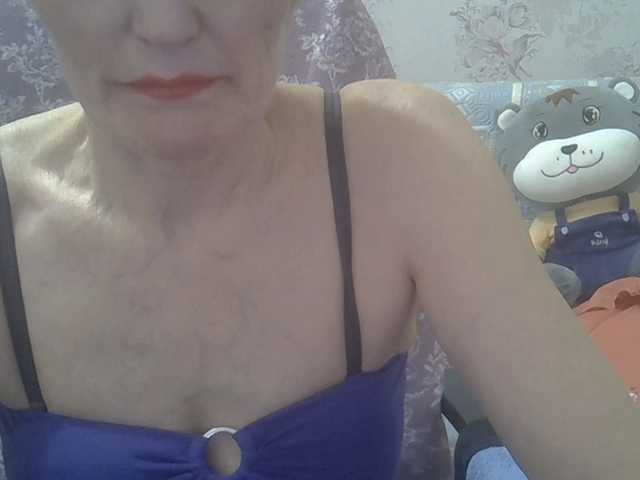 Red-Rose-777's BongaCams show and profile