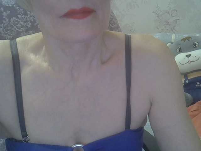 Red-Rose-777's BongaCams show and profile