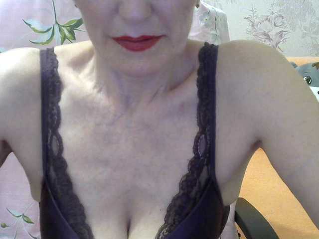 Red-Rose-777 from BongaCams